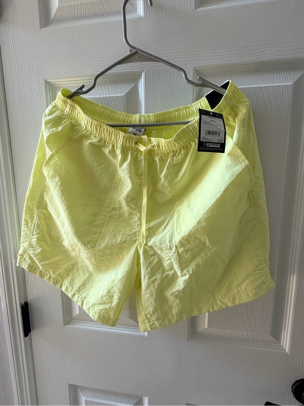 DSG size medium - 6” lined Light Yellow Men’s Drawstring Shorts